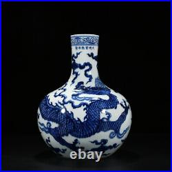 11.4 Old Chinese xuande marked blue and white Porcelain painting dragon vase