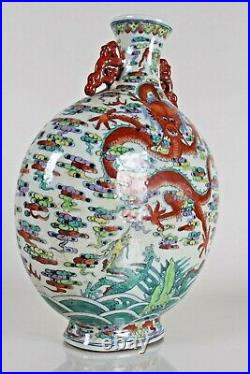A Chinese Duo-handled Detailed Dragon-decorating Massive Porcelain Vase