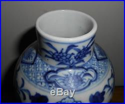 ANTIQUE 18th 19thc CHINESE VASE JAR BLUE & WHITE KANGXI PORCELAIN VASE DRAGON