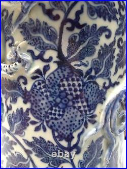 ANTIQUE C19th CHINESE Blue & White Porcelain DRAGON VASE Huge at 17.5