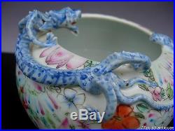 ANTIQUE CHINESE FAMILLE ROSE PORCELAIN JAR WITH DRAGON AND BAT