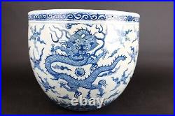Amazing Large blue and white chinese porcelain dragon basin, Qing