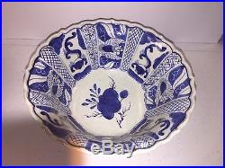 Antique Chinese Porcelain Blue and White Bowl dragon design
