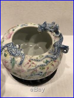 Antique Chinese porcelain thousand flowers vase with figural dragon
