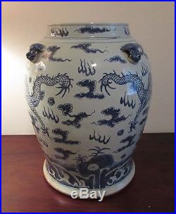 Antique Huge Chinese blue and white temple jar dragon foo dog Qing 19th