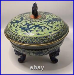 Antique Impérial Chinese 19th Century Tripod Archaistic Dragon Bowl w Cover