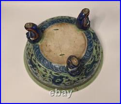Antique Impérial Chinese 19th Century Tripod Archaistic Dragon Bowl w Cover