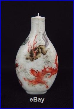 Antique chinese graviata porcelain snuff bottle W animal insect fish dragon 19th