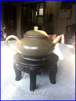 Antique chinese teapot yixing 19 th C. (3 Legs) Dragon Marked. Low reserve