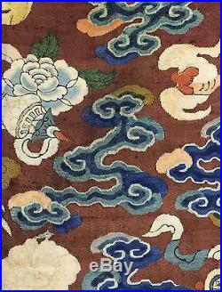 BEAUTIFUL LARGE ANTIQUE CHINESE TEXTILE WITH DRAGONS
