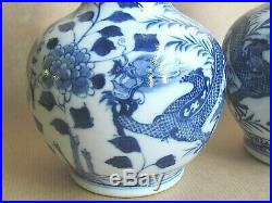 CHINESE'KANGXI' PAIR OF DOUBLE GOURD VASES BLUE & WHITE DRAGONS (Ref5351)