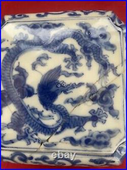 Chinese Ming Box, probably Wanli Dragon Blue & White