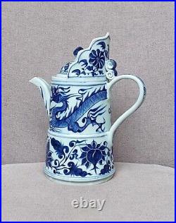 Chinese porcelain blue and white teapot dragon motive