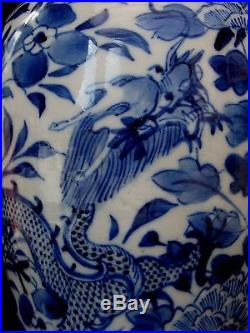 FINE ANTIQUE CHINESE BLUE & WHITE PORCELAIN VASE DRAGONS & FLOWERS 19th CENTERY