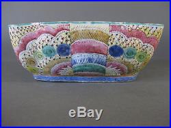 Fine Old Antique Chinese Famille Verte Porcelain Scalloped Edge Dragon Bowl