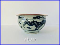 Good Antique Chinese Blue and White Ceramic Bowl with Period Design Dragon