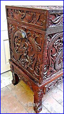 IMPRESSIVE 19c CHINESE ROSEWOOD CARVED OPPOSING 4-CLAWED DRAGONS CHEST ON STAND
