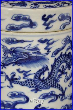 Large Antique Chinese 19th C Kangxi Style Blue & White Dragons Pot / Tea Caddy