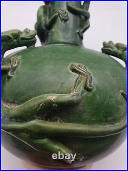 Rare Chinese Green Qing Dynasty Collection Porcelain Coil Dragon Vase