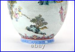 Superb Chinese Qing Qianlong MK Fencai Boys in Dragon Boat Porcelain Vase